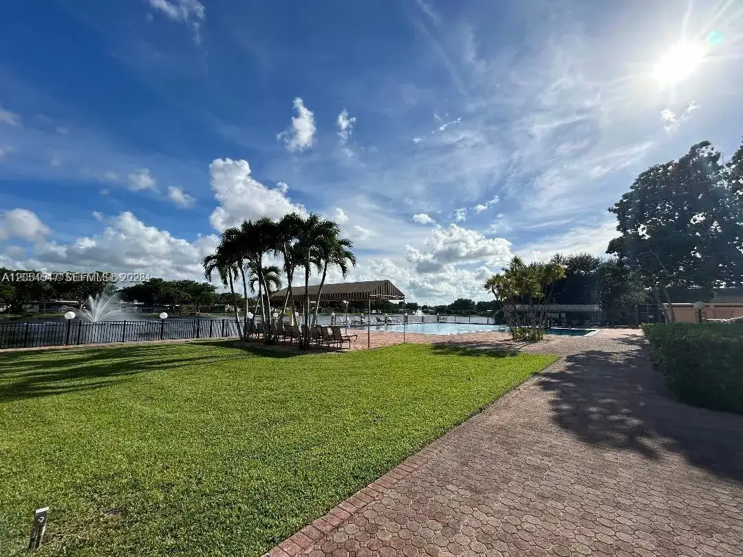 200 Ashbury Rd # 204, Hollywood FL 33024 photo 5