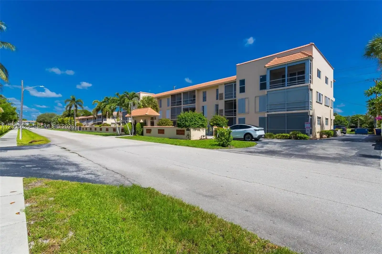331 SW 8th St # 3F, Boca Raton FL 33432 photo 2