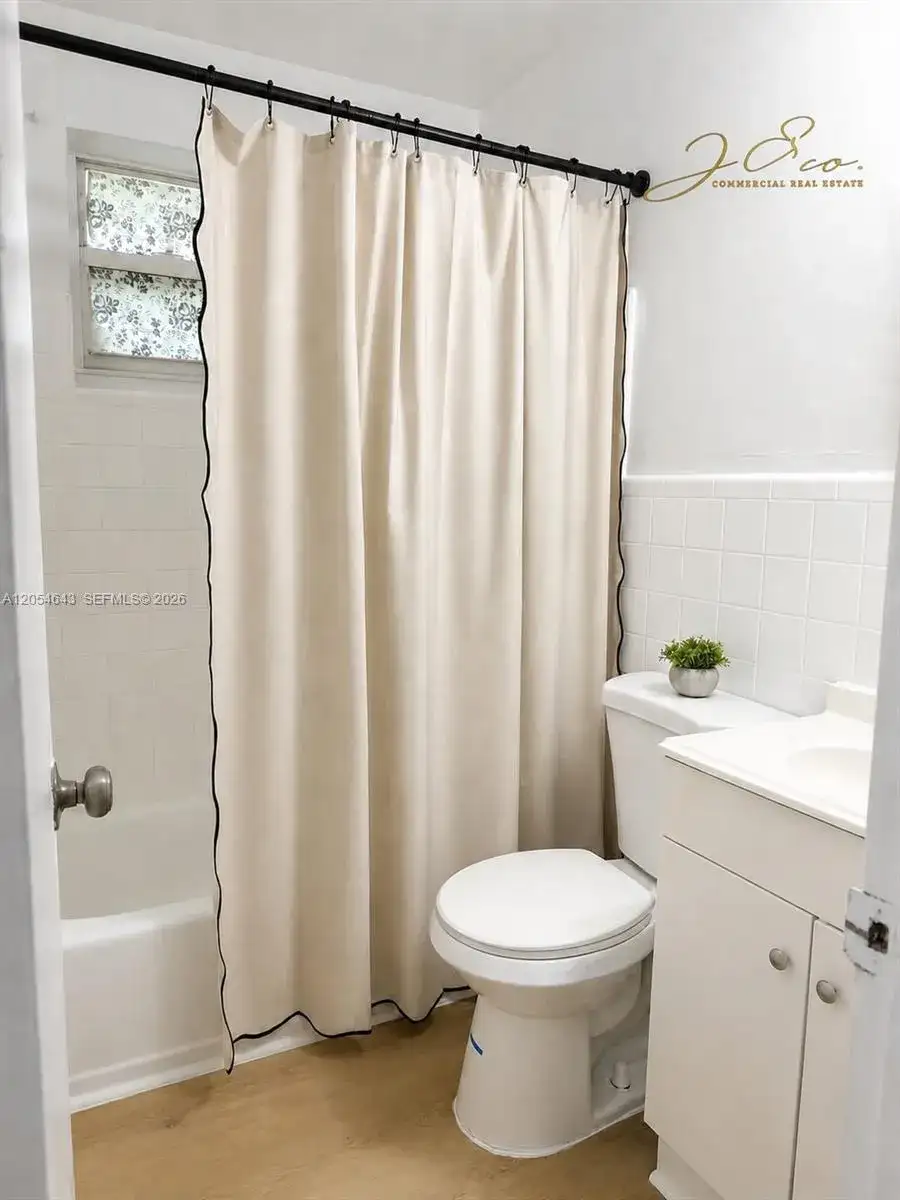1465 W 28th St # 4, Hialeah FL 33010 photo 3
