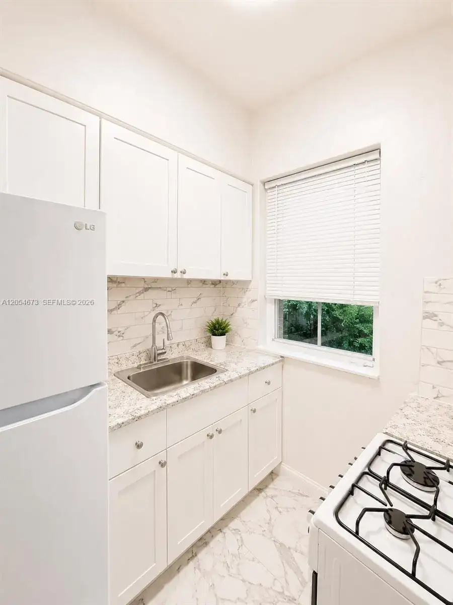 322 25th St # 2, Miami Beach FL 33140 photo 5