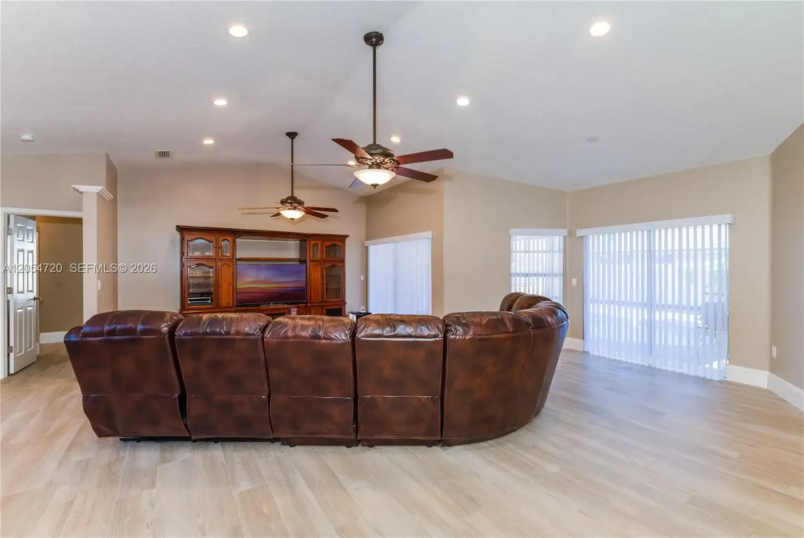 850 Amherst Ave, Davie FL 33325 photo 5