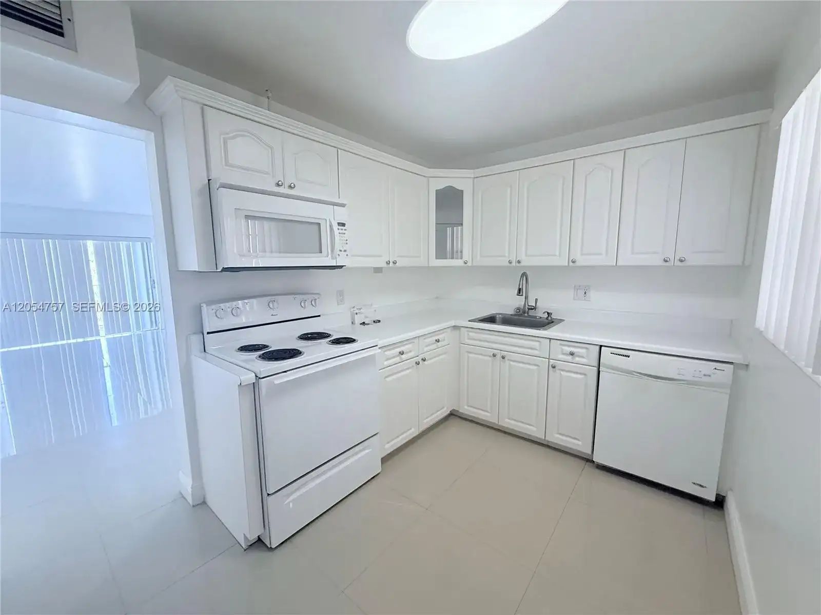 7755 SW 86th St # 303, Miami FL 33143 photo 2