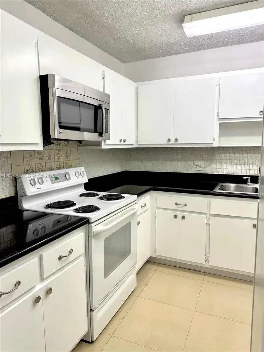 2491 SW 82nd Ave # 106, Davie FL 33324 photo 4