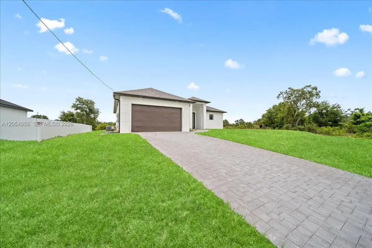 3371 Meadow Rd, Lehigh Acres FL 33974 photo 4