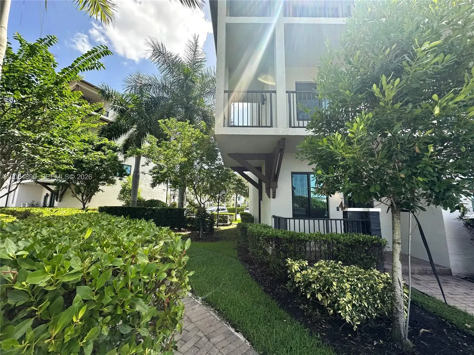 4713 NW 84th Ct, Doral FL 33166 photo 2