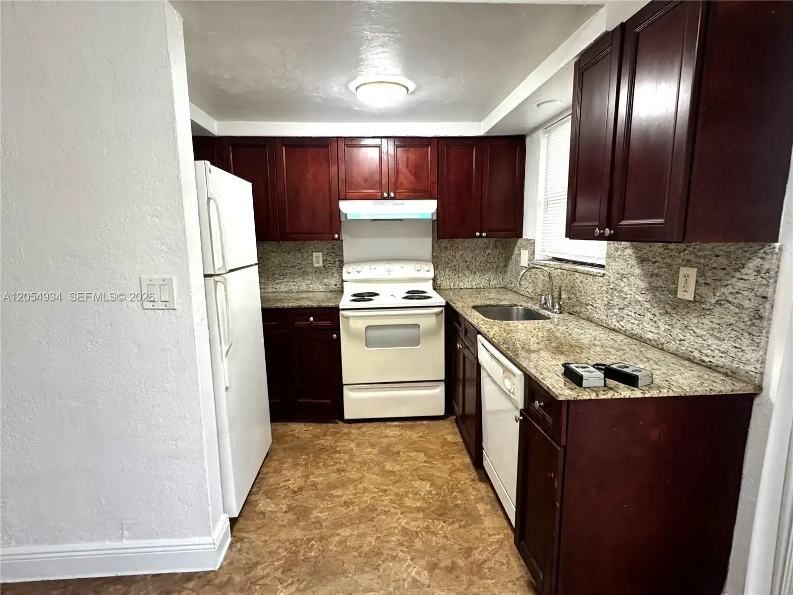 1525 NE 135th St # 14, North Miami FL 33161 photo 3