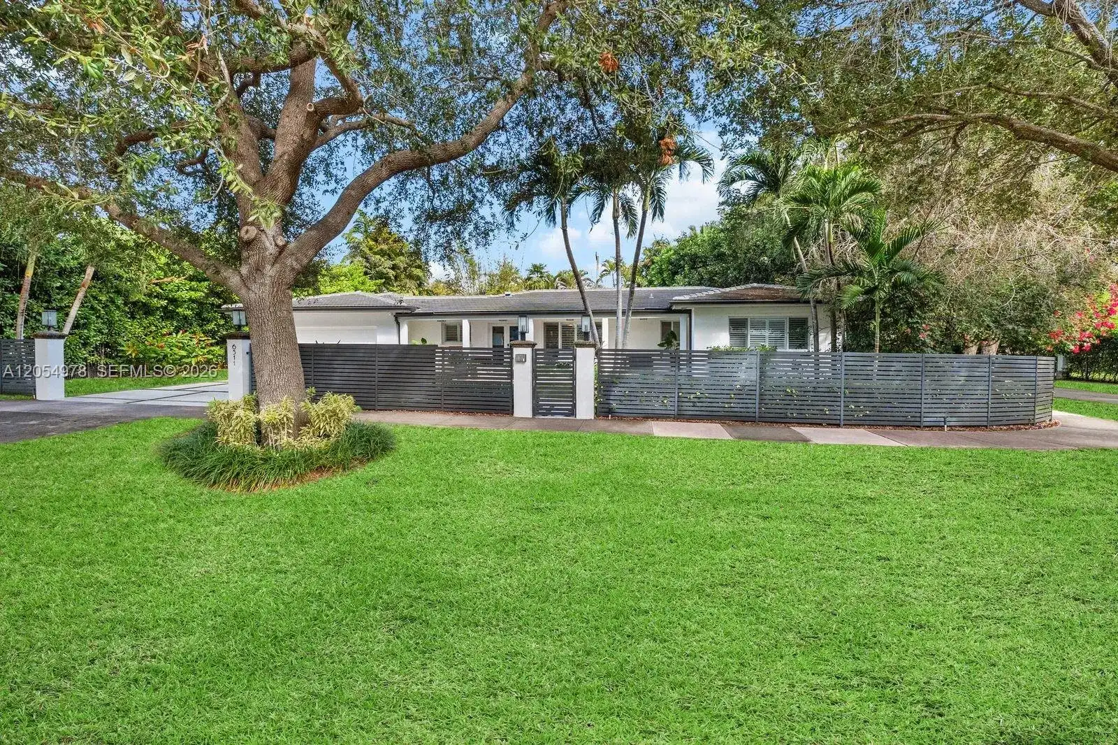 6511 Riviera Dr, Coral Gables FL 33146 photo 2