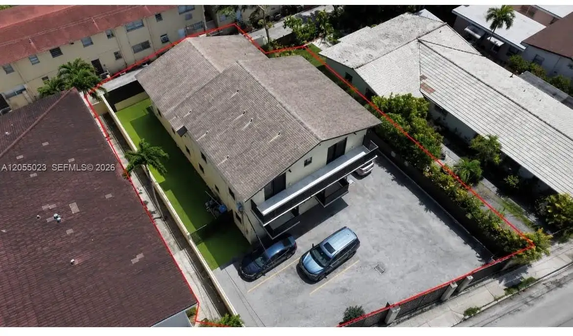 2504 NW 14th St, Miami FL 33125 photo 4