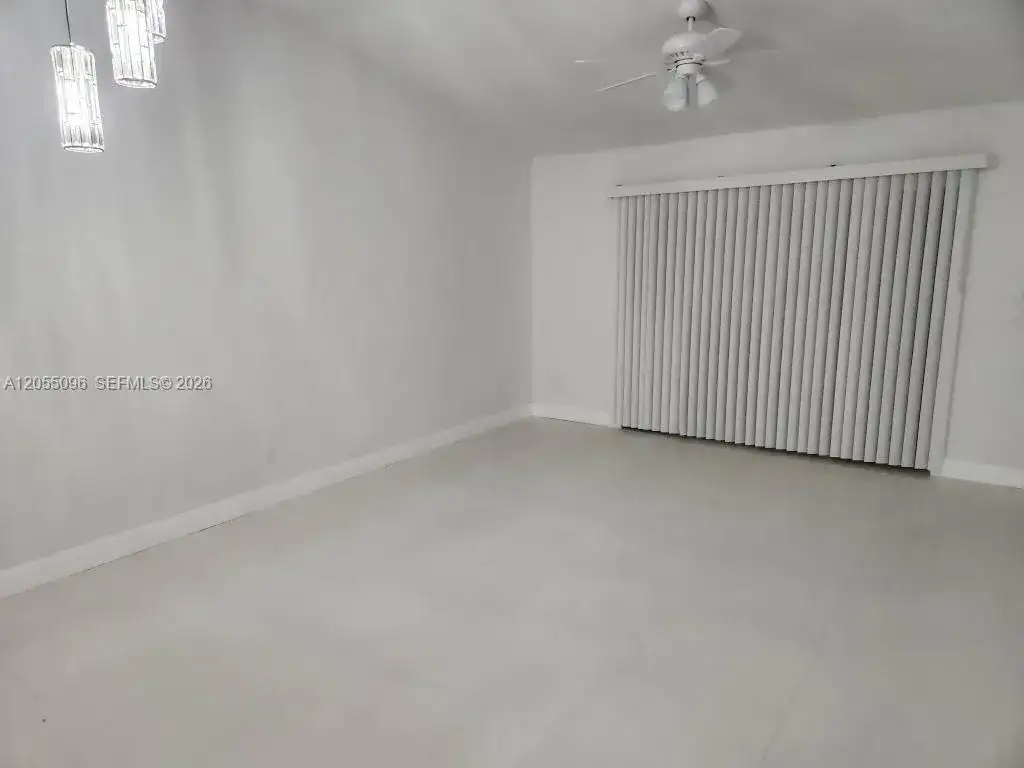 11643 NW 11th St, Pembroke Pines FL 33026 photo 2