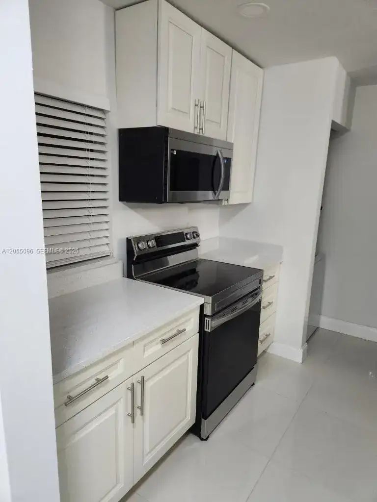 11643 NW 11th St, Pembroke Pines FL 33026 photo 5