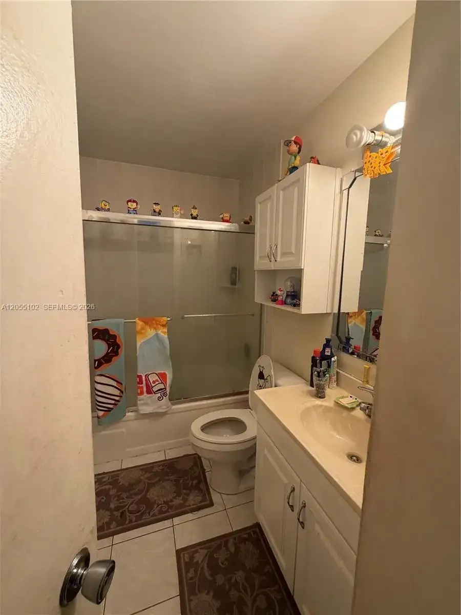 1727 NW 80th Ave # H, Margate FL 33063 photo 2