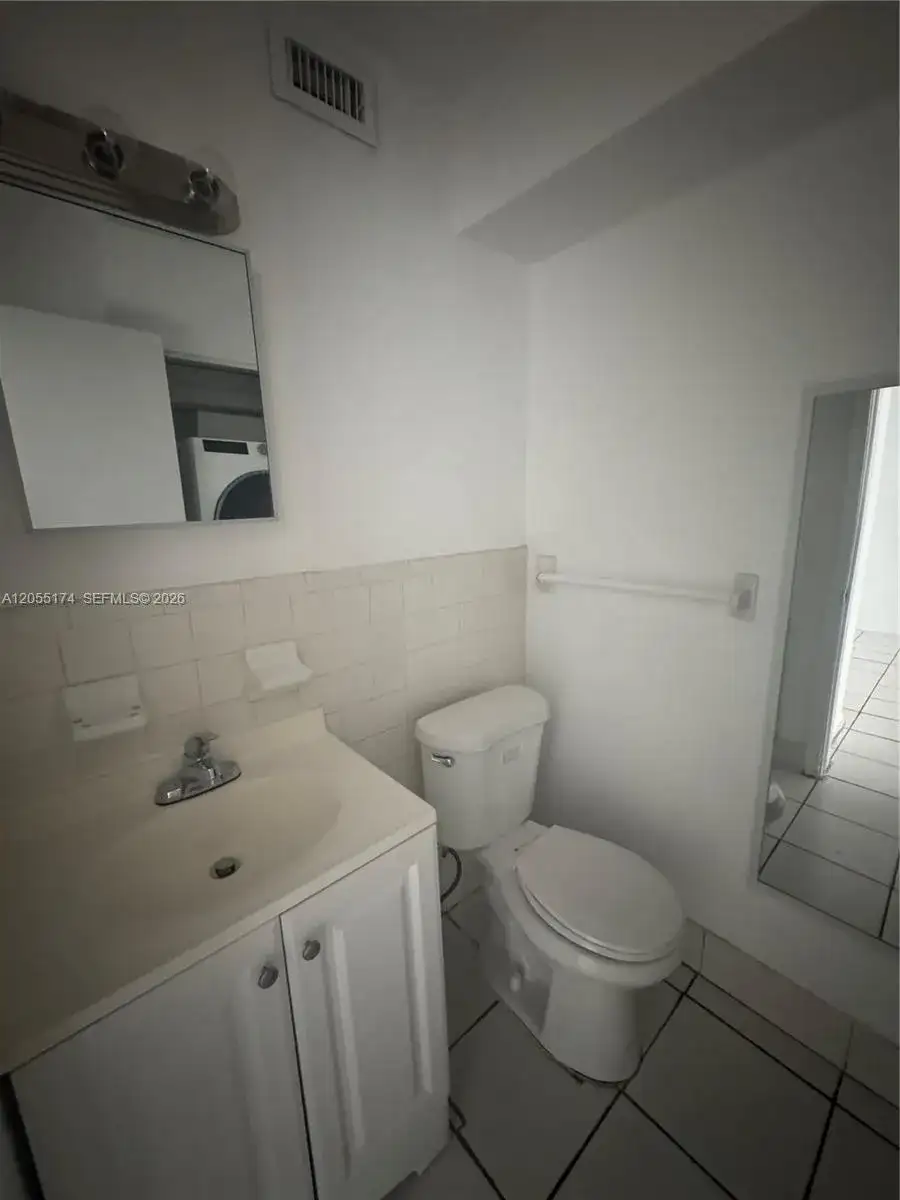 2606 NW 52nd Ave # D15, Lauderhill FL 33313 photo 4