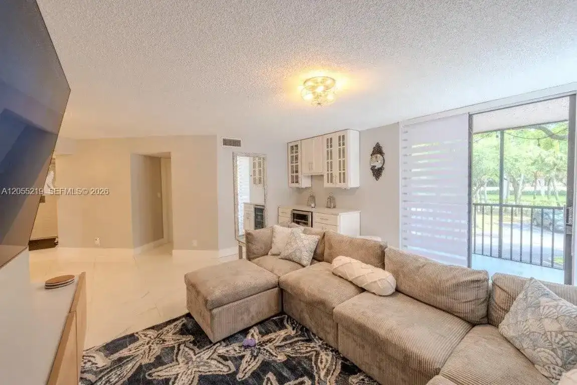 10451 W Broward Blvd # 201, Plantation FL 33324 photo 2