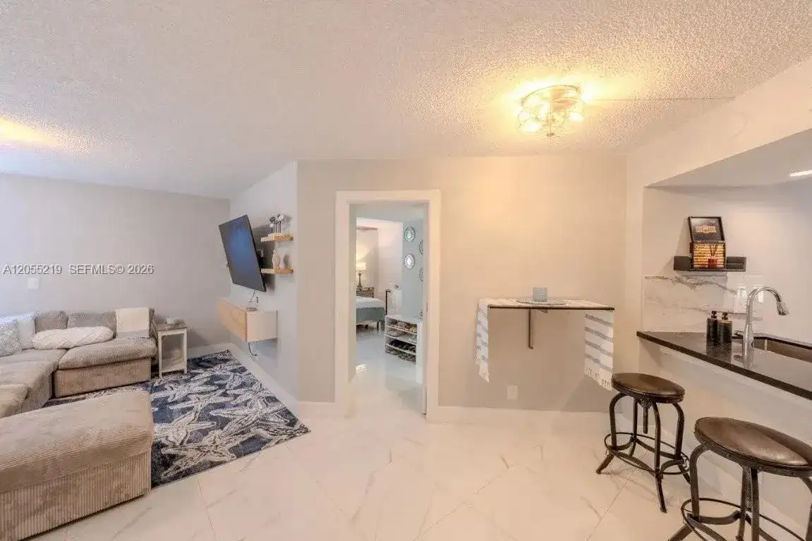 10451 W Broward Blvd # 201, Plantation FL 33324 photo 4