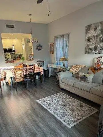 11699 NW 11th St, Pembroke Pines FL 33026 photo 2