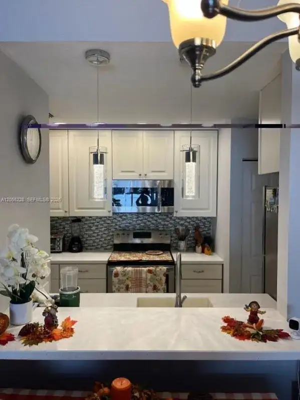 11699 NW 11th St, Pembroke Pines FL 33026 photo 4