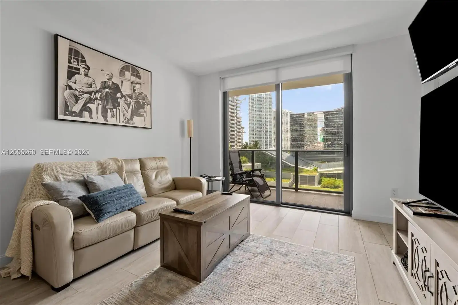 45 SW 9th St # 1109, Miami FL 33130 photo 5