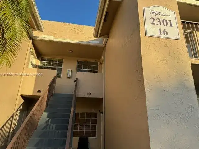 2301 NW 96th Ter # 16H, Pembroke Pines FL 33024 photo 2