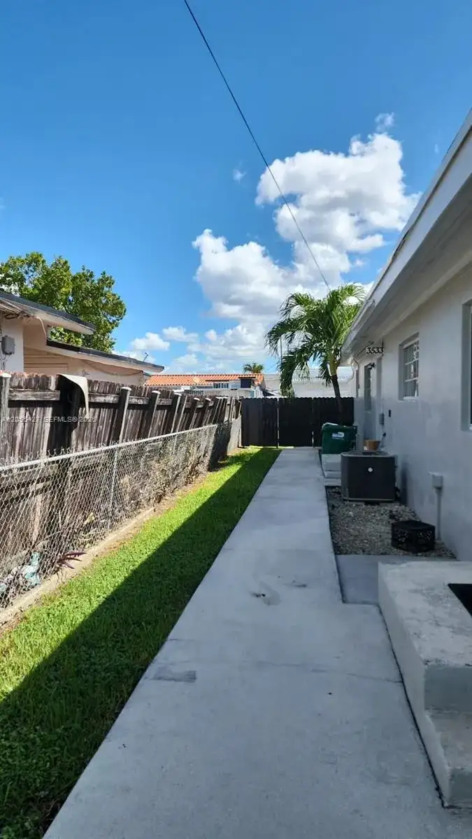 3533 SW 91st Ave # A, Miami FL 33165 photo 2