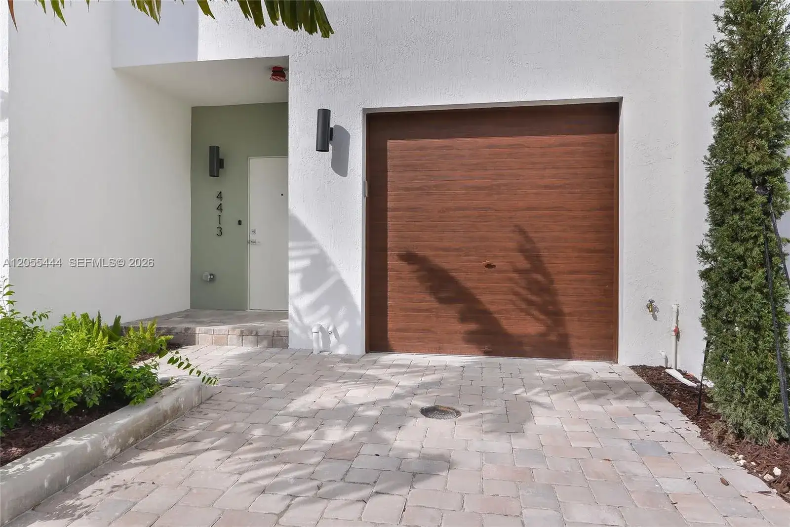 4413 NW 9 St, Plantation FL 33317 photo 2