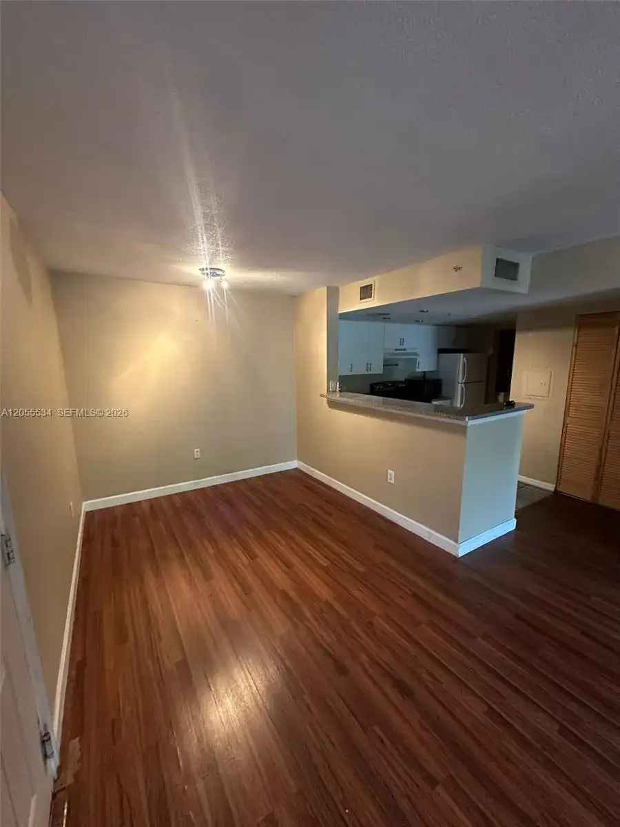 5035 Wiles Rd # 203, Coconut Creek FL 33073 photo 2