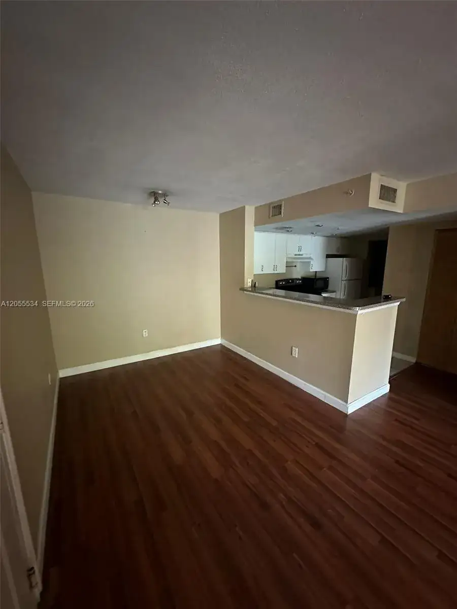5035 Wiles Rd # 203, Coconut Creek FL 33073 photo 4
