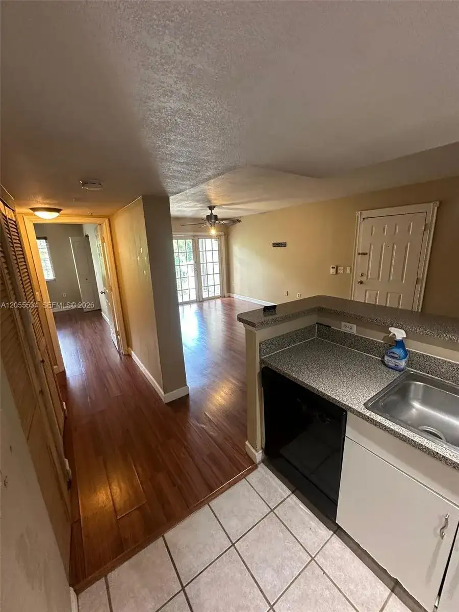 5035 Wiles Rd # 203, Coconut Creek FL 33073 photo 5