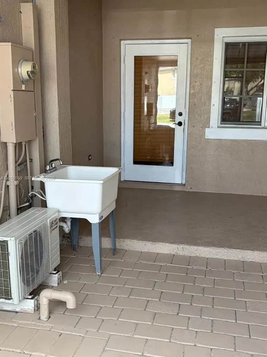 27918 SW 140th Ave, Homestead FL 33032 photo 5