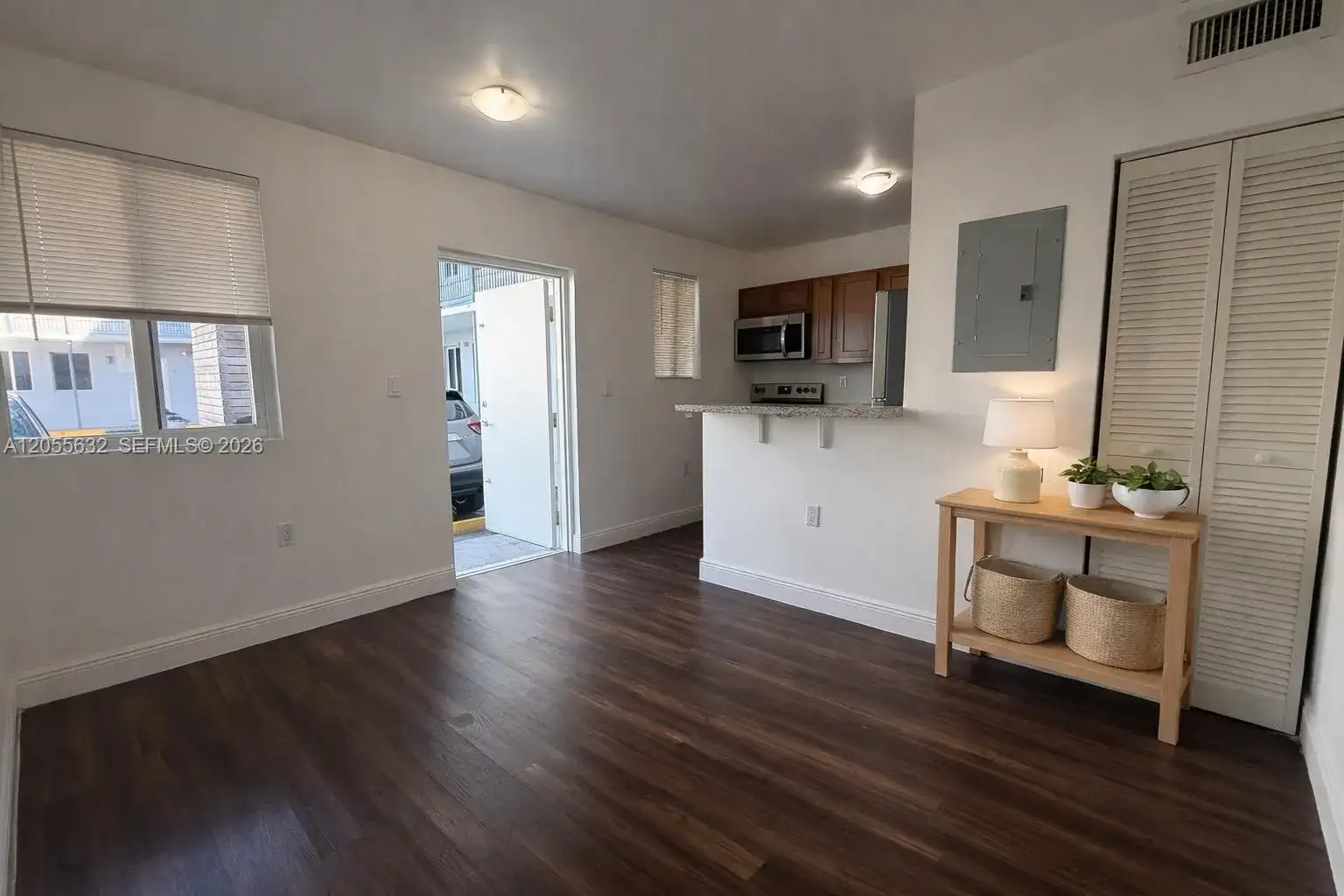 540 NW 7th St # 27, Miami FL 33136 photo 2