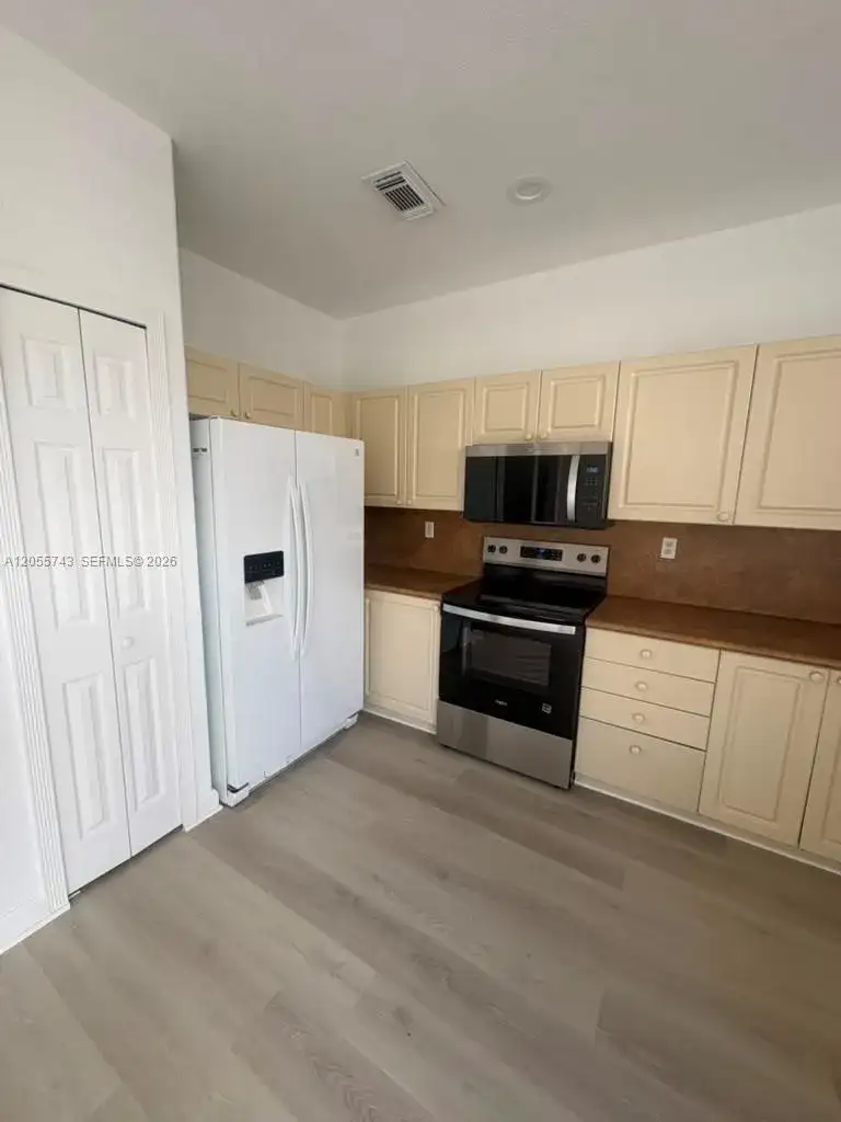 5420 NW 107th Ave # 301, Doral FL 33178 photo 4