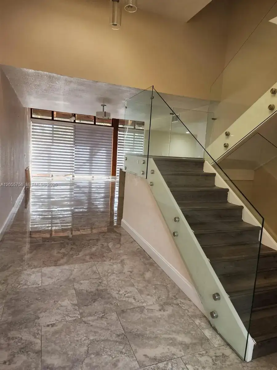 11130 N Lakeview Dr # 1, Pembroke Pines FL 33026 photo 2
