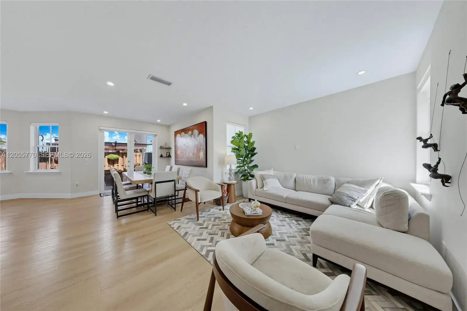 4850 NW 108th Pl, Doral FL 33178 photo 2