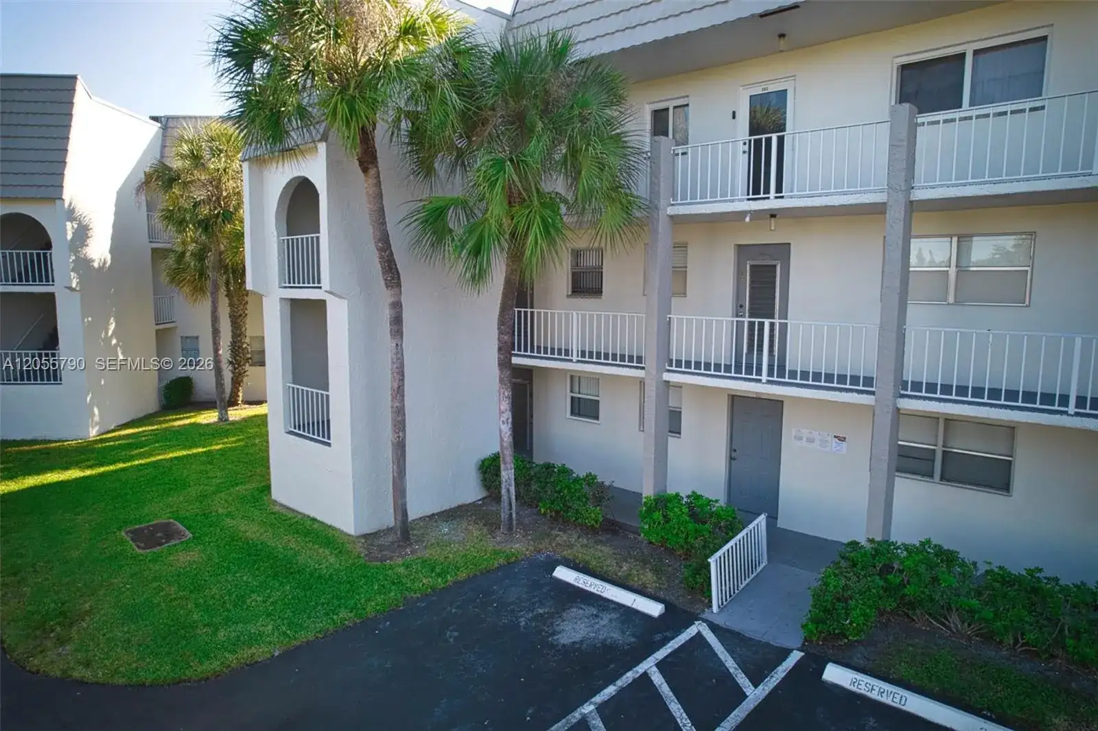 8600 Sunrise Lakes Blvd # 201, Sunrise FL 33322 photo 3