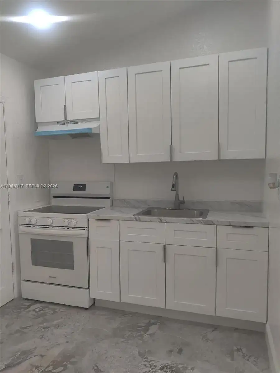 709 NE 7th St # 2, Delray Beach FL 33483 photo 2