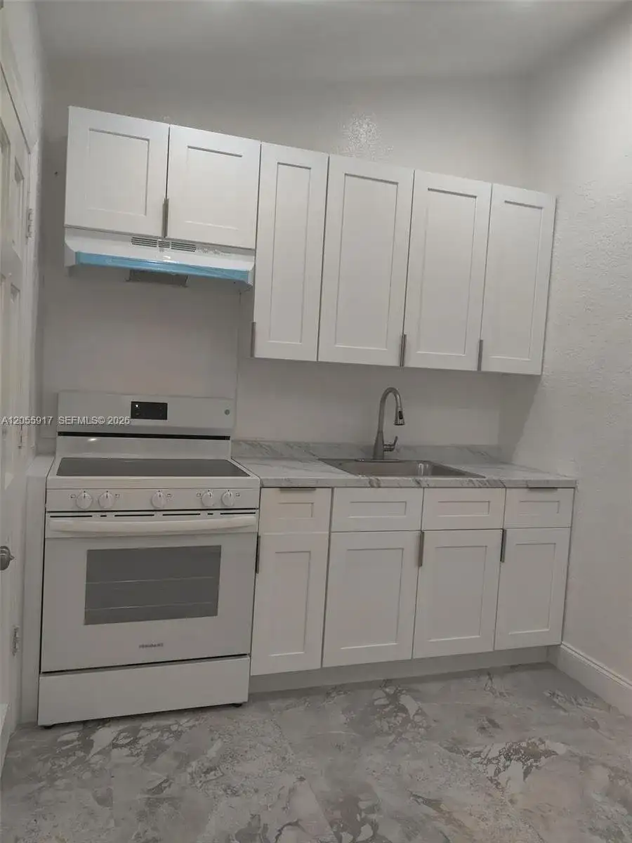 709 NE 7th St # 2, Delray Beach FL 33483 photo 4