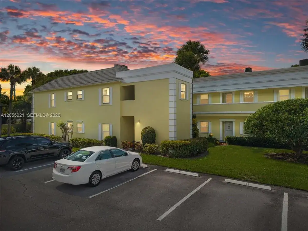 1600 SE Saint Lucie Blvd # 110, Stuart FL 34996 photo 2