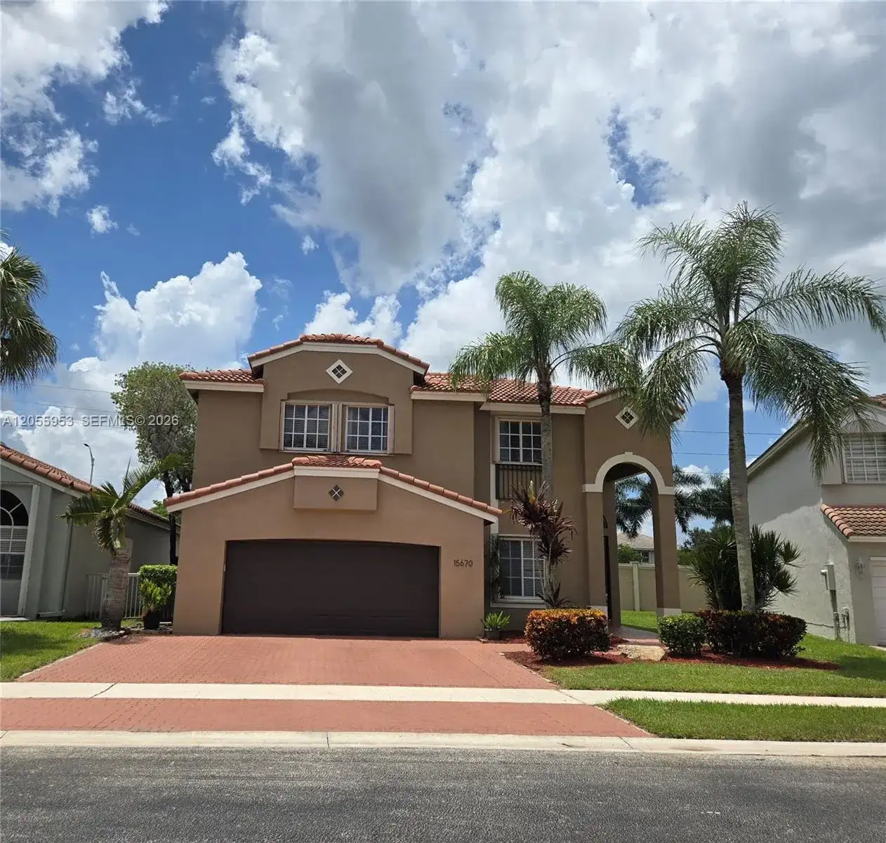 15670 SW 16th Ct, Pembroke Pines FL 33027 photo 2