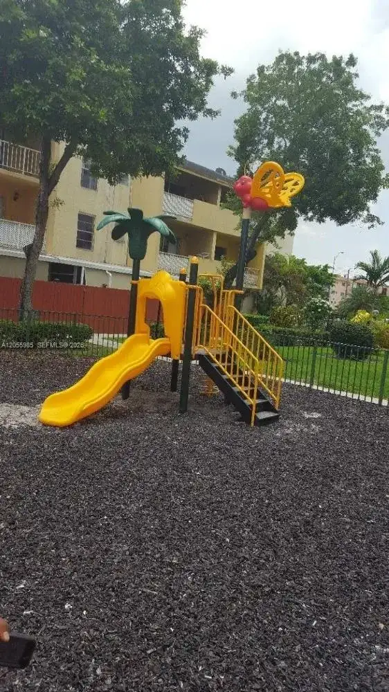 1725 W 60th St # F202, Hialeah FL 33012 photo 5