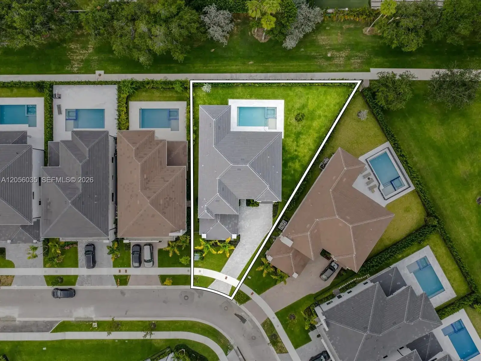 19701 NE 16 PL, Miami FL 33179 photo 3