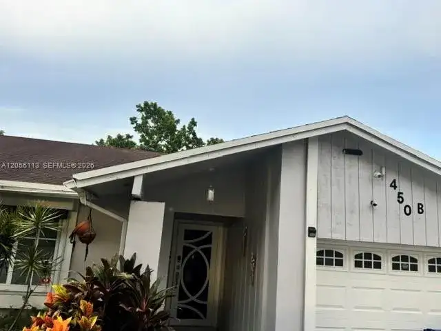 450 E Lakewood Cir E # B, Margate FL 33063 photo 2