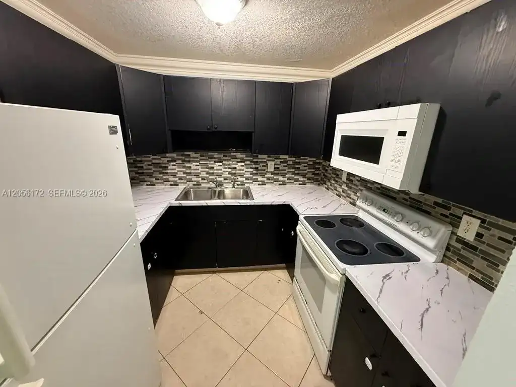 1055 W 77th St # 309, Hialeah FL 33014 photo 3
