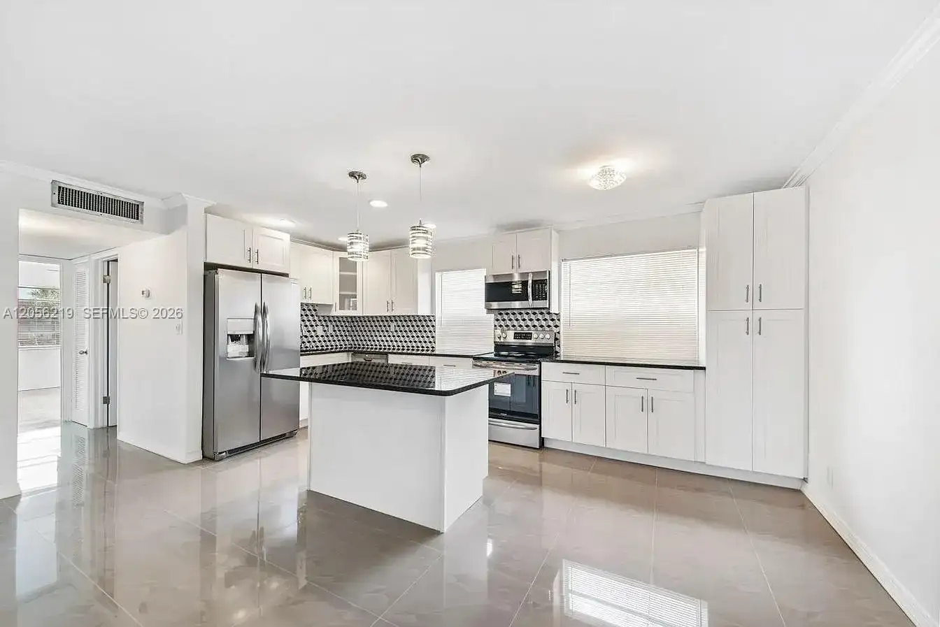 899 S Normandy # 899, Delray Beach FL 33484 photo 4