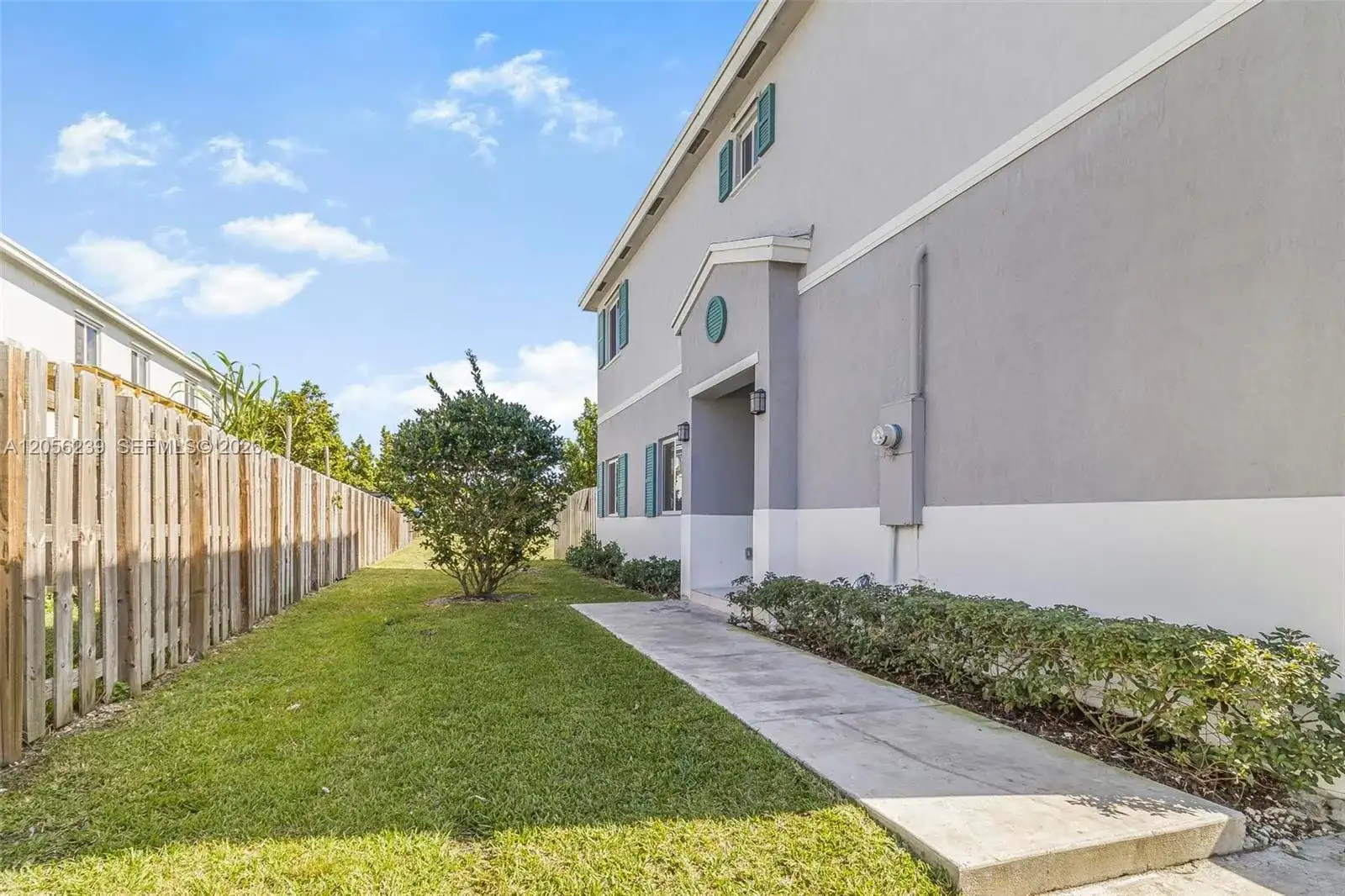 417 NW 12th Pl, Florida City FL 33034 photo 2