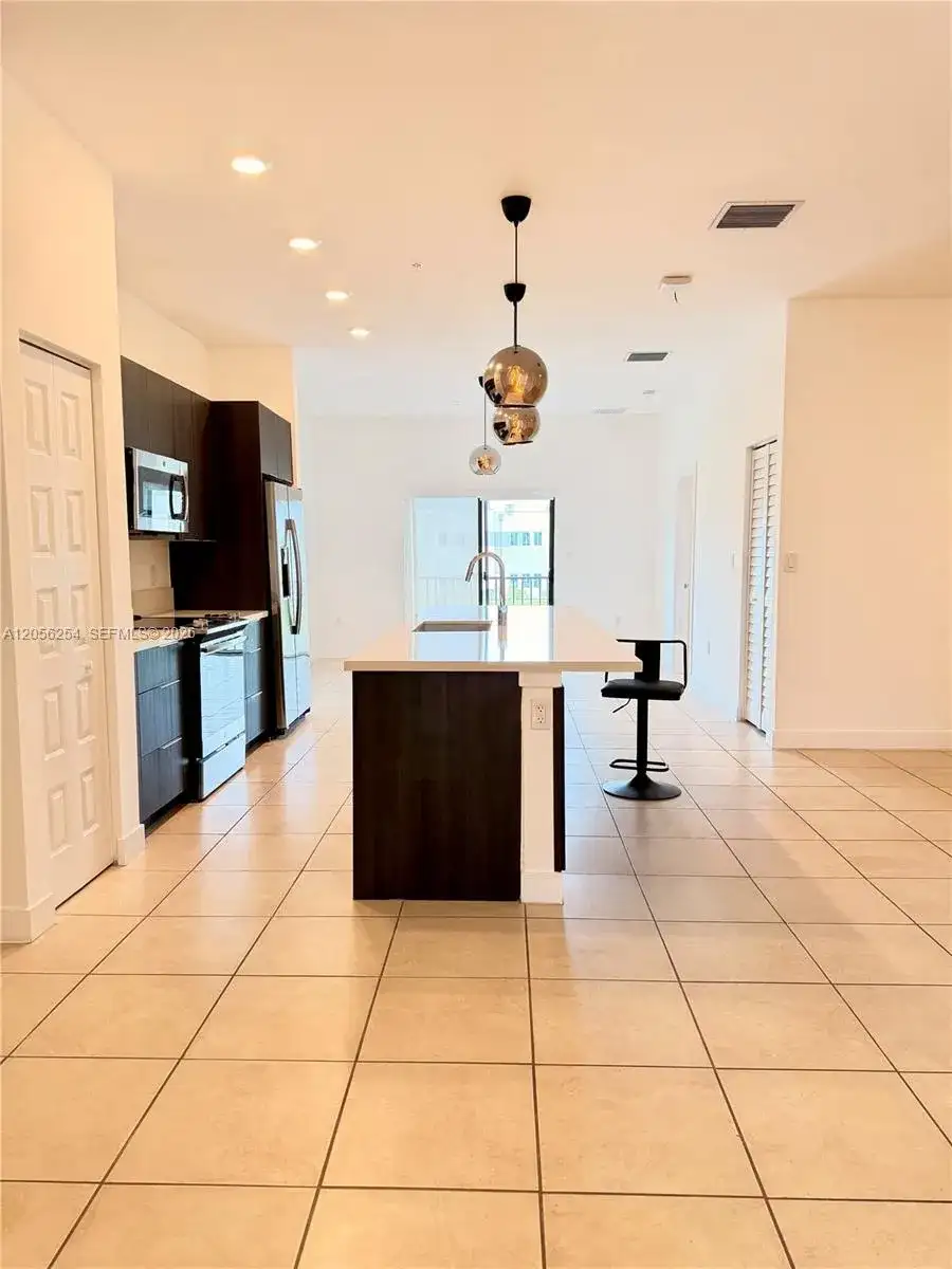 7819 NW 104th Ave # 22, Doral FL 33178 photo 3