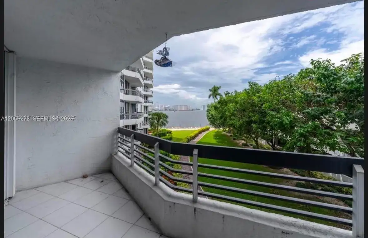 19101 NE 36th Ct # 304, Aventura FL 33180 photo 4