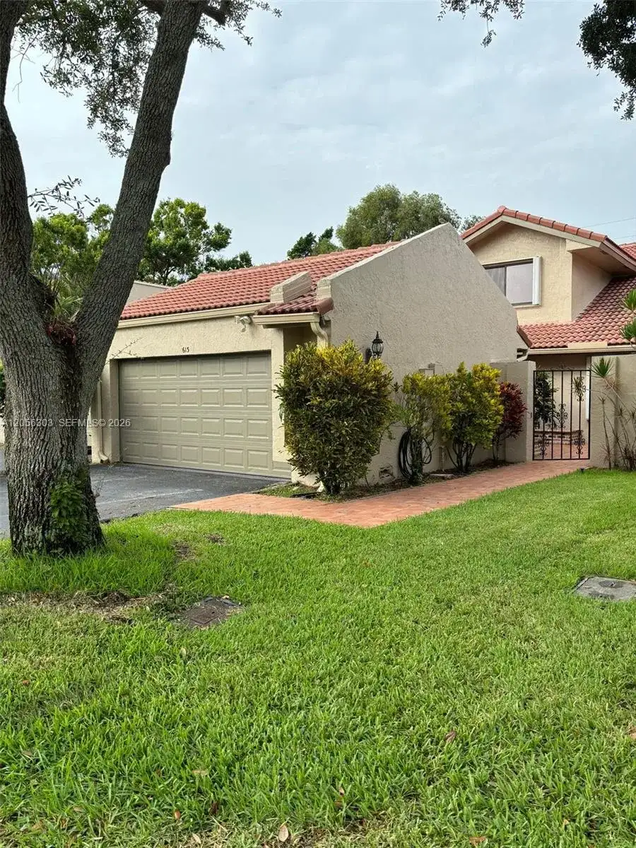 613 Patio Village Way, Weston FL 33326 photo 3
