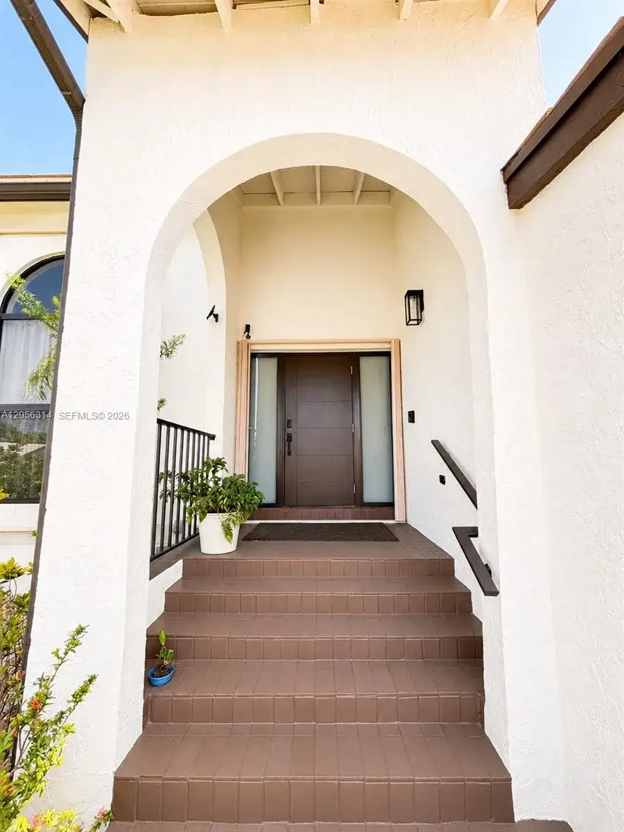 15832 Stonetower St, Davie FL 33331 photo 4