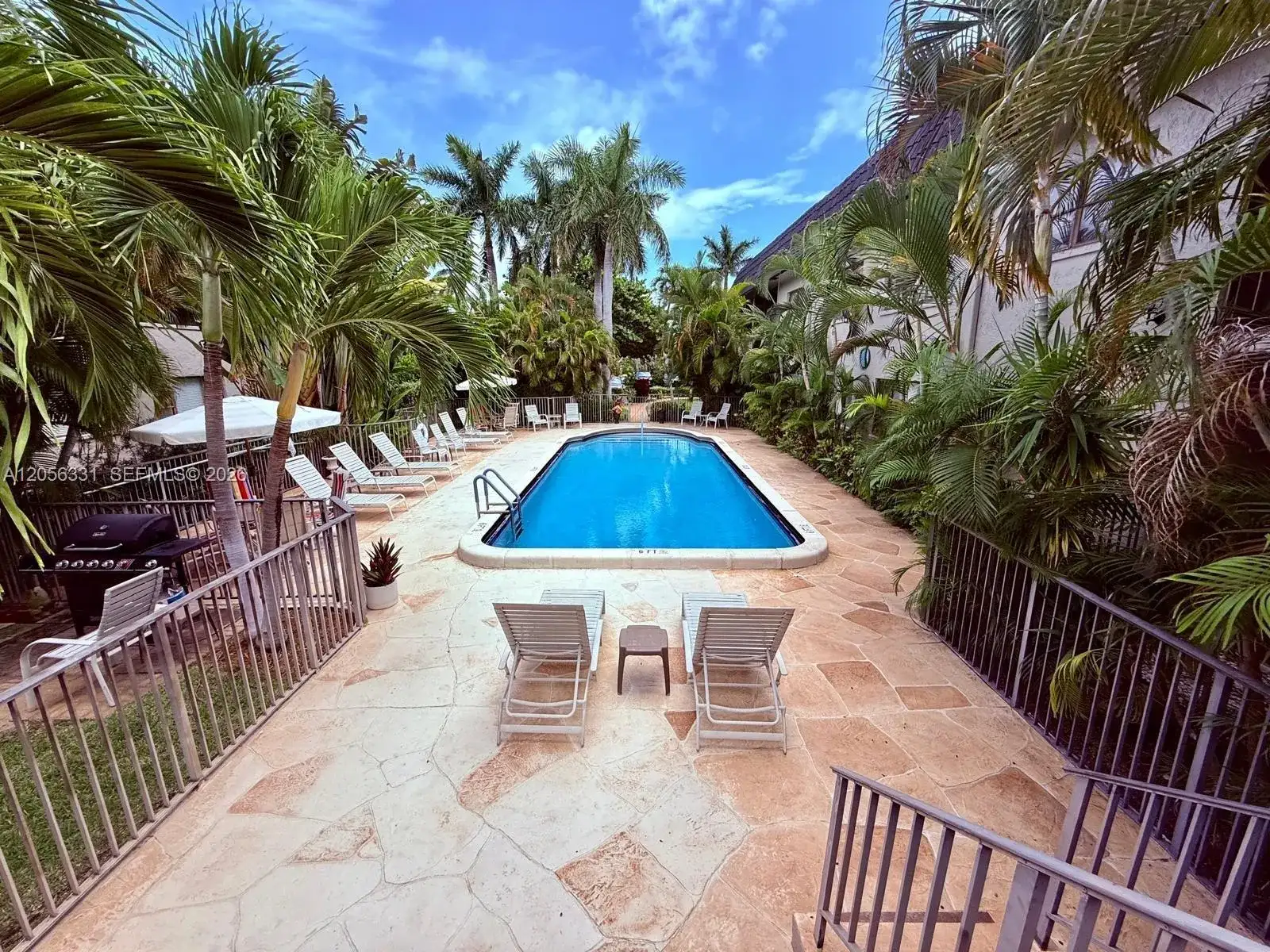 665 Enfield St # B9, Boca Raton FL 33487 photo 4