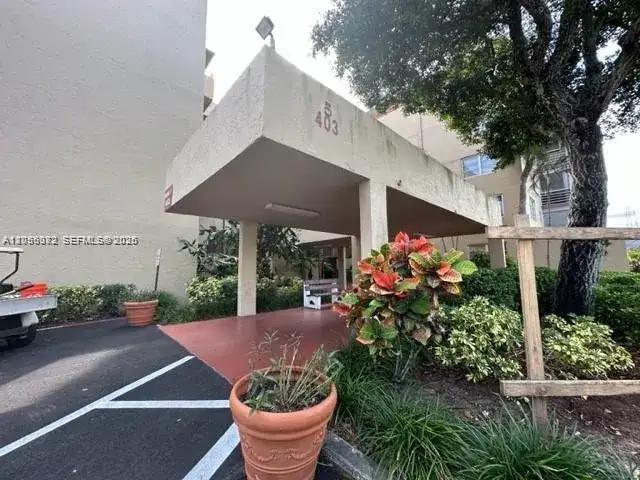 403 NW 68th Ave # 309, Plantation FL 33317 photo 4