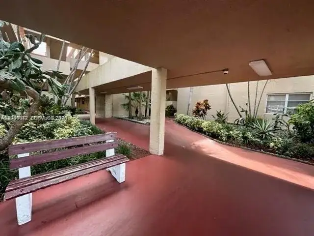 403 NW 68th Ave # 309, Plantation FL 33317 photo 5